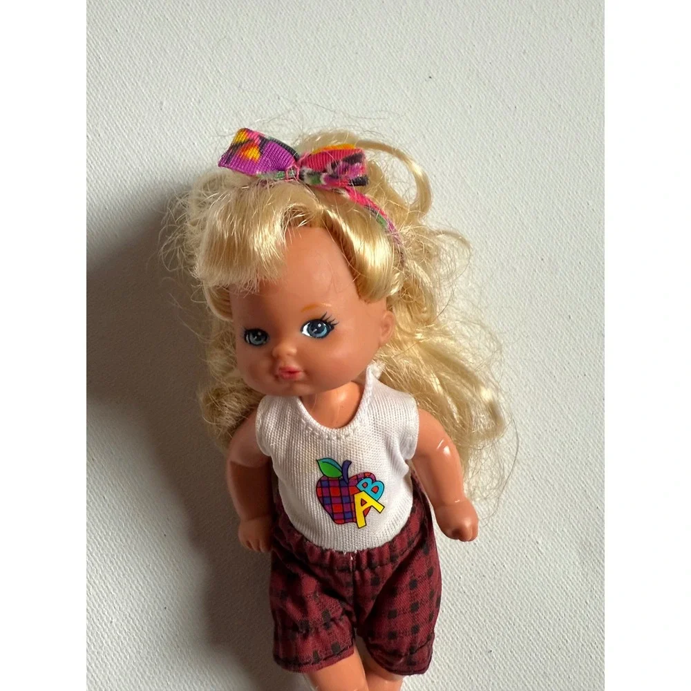 Vintage 1976 Mattel Blonde Mini Doll Apple ABC Graphic Tee Checkered Shorts 5